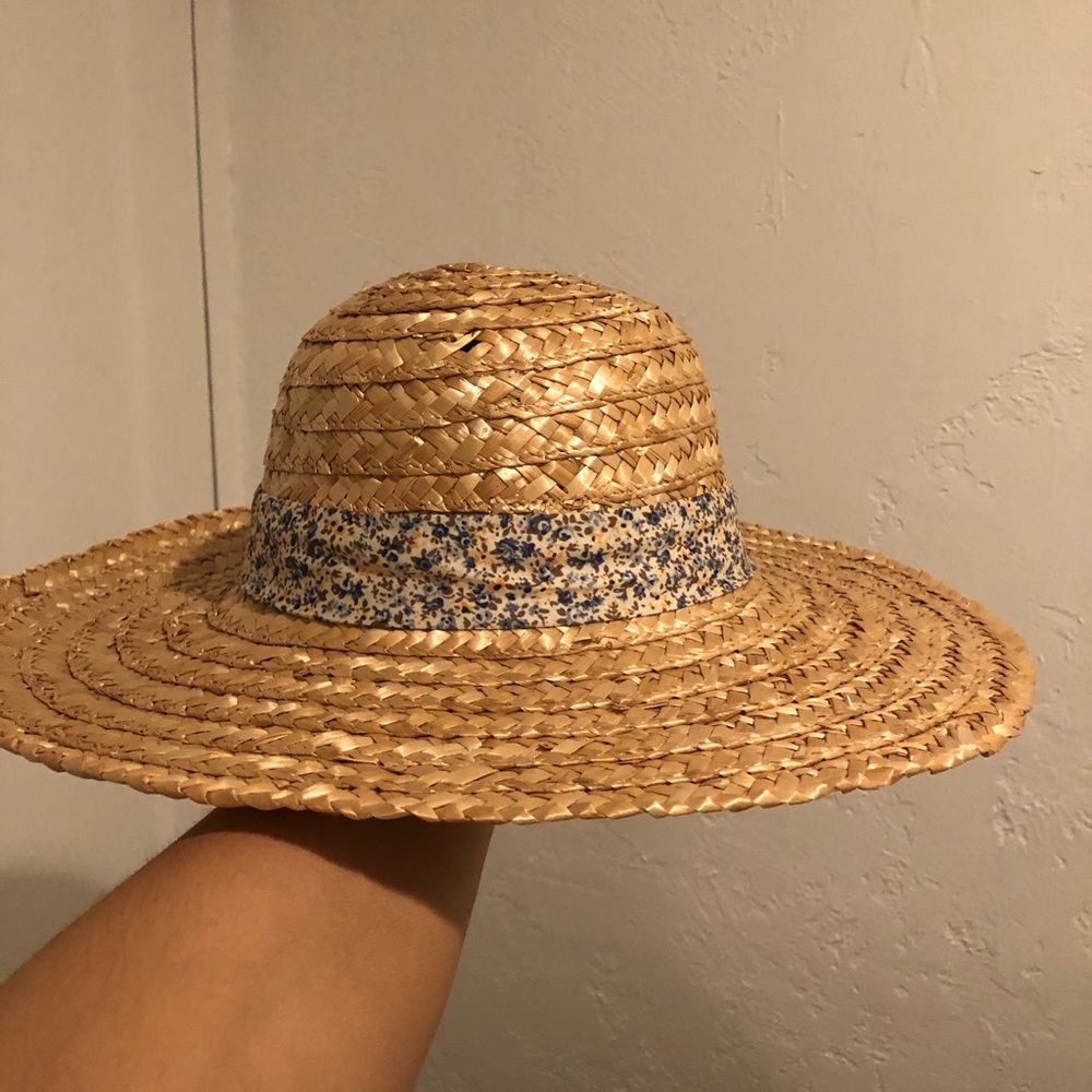 Boater hat